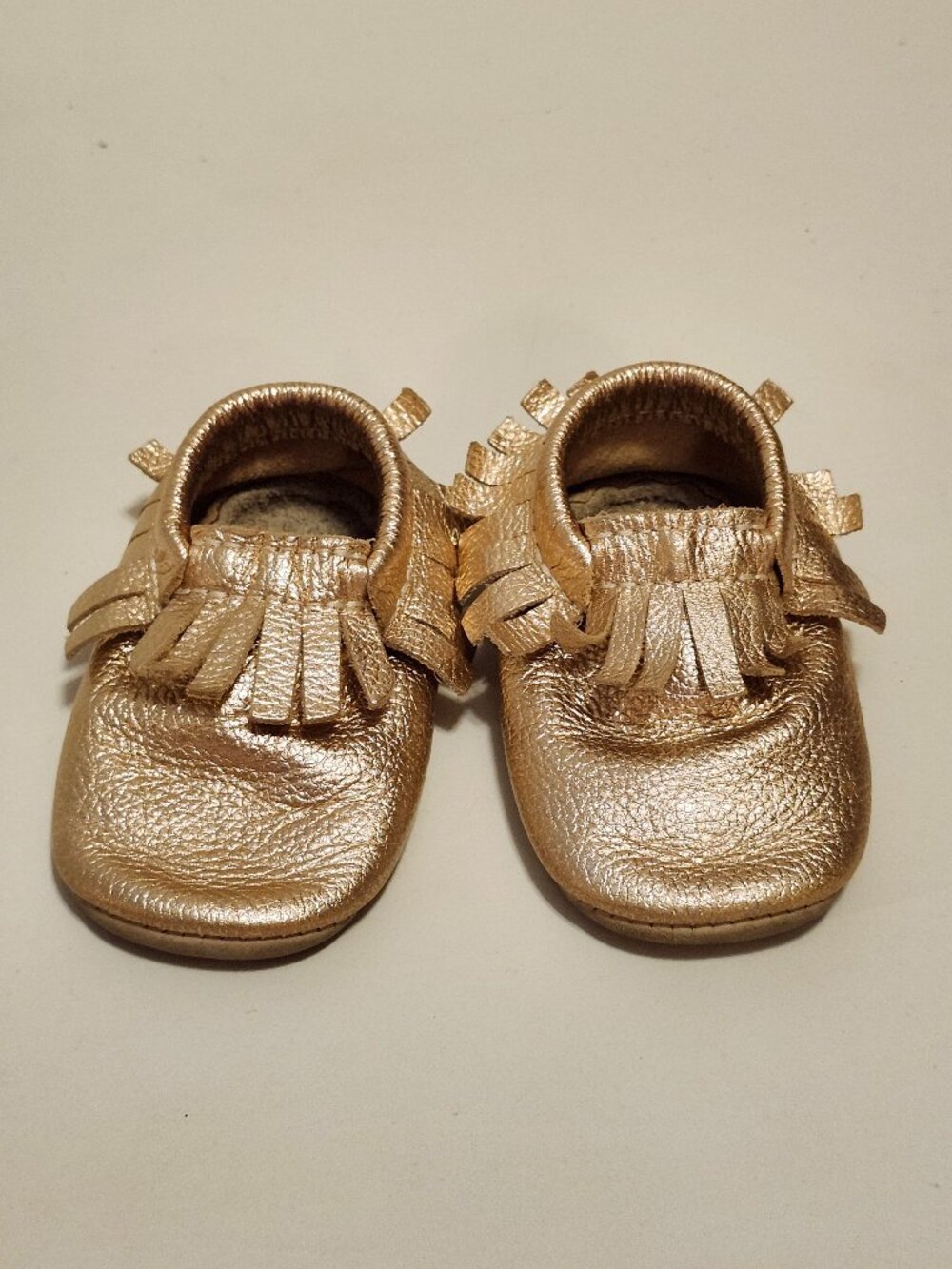 ADORABLE GOLD MINIMOC Baby Moccasins Size 4 Leather
